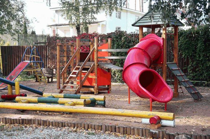 Atputas Komplekss Lilaste المظهر الخارجي الصورة